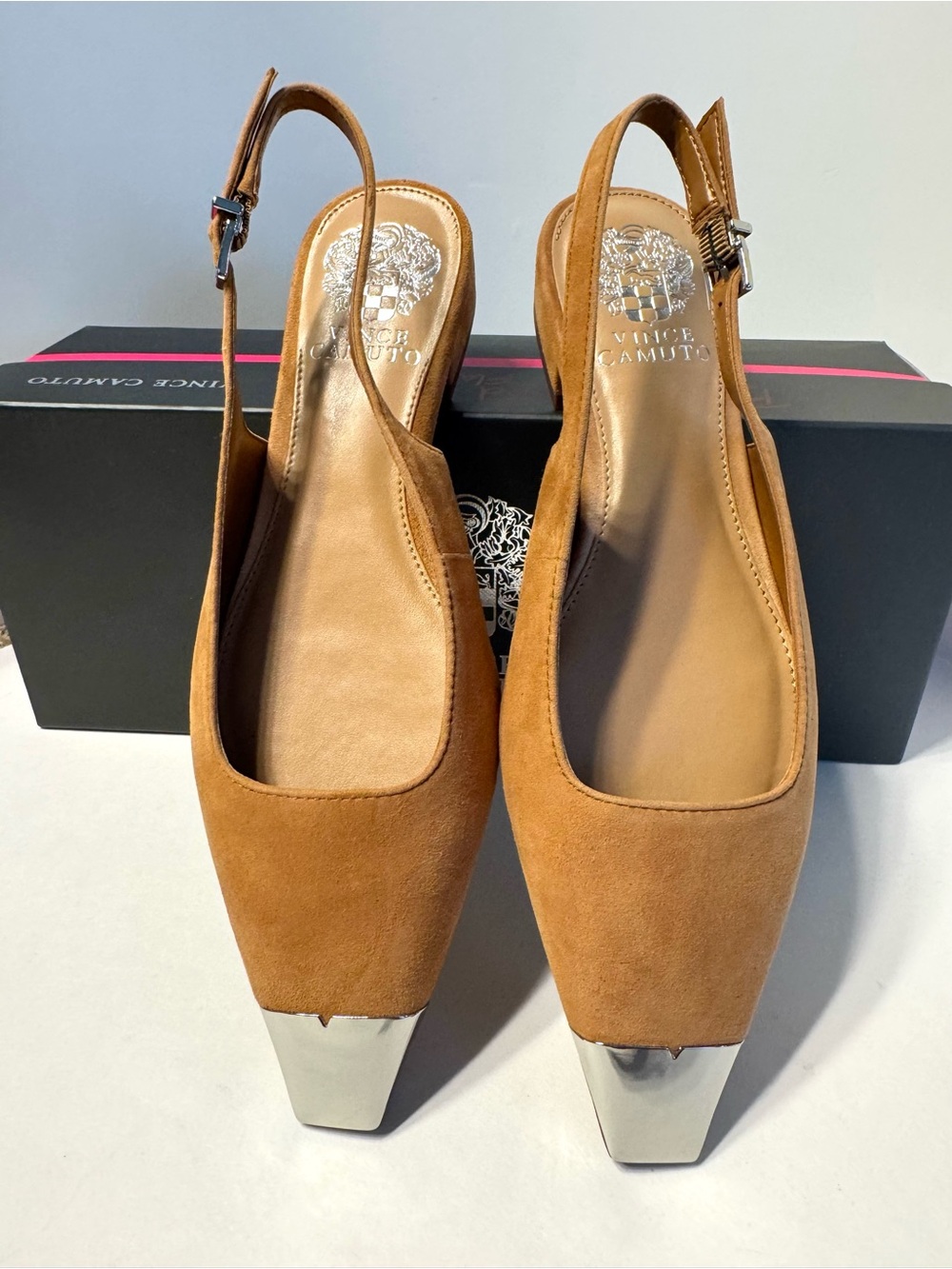 NIB Vince Camuto Tan Camel Suede Slingback Flats with Silver Toe Cap size 6.5 - Picture 3 of 7